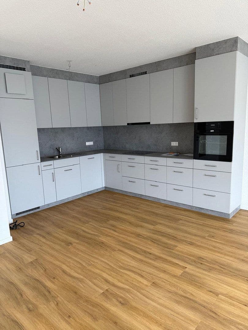 Prenájom bytu 4-izbový 111 m², Bad Säckingen, Bádensko-Wurttembersko Prenájom bytu 4-izbový 111 m², Bad Säckingen, Bádensko-Wurttembersko