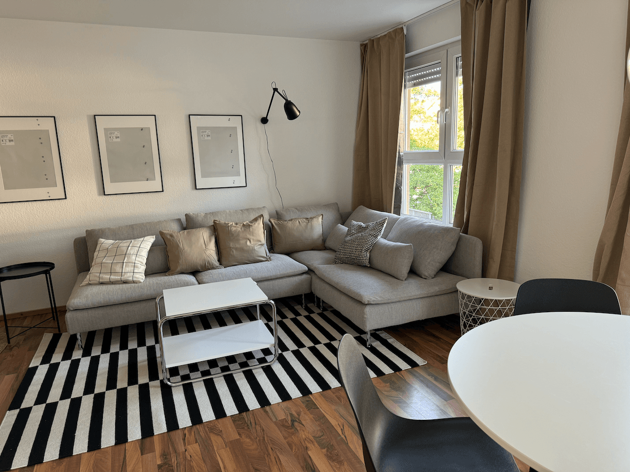 Prenájom bytu 2-izbový 68 m², Oberurseler Weg 3, Frankfurt, Hesensko Prenájom bytu 2-izbový 68 m², Oberurseler Weg 3, Frankfurt, Hesensko