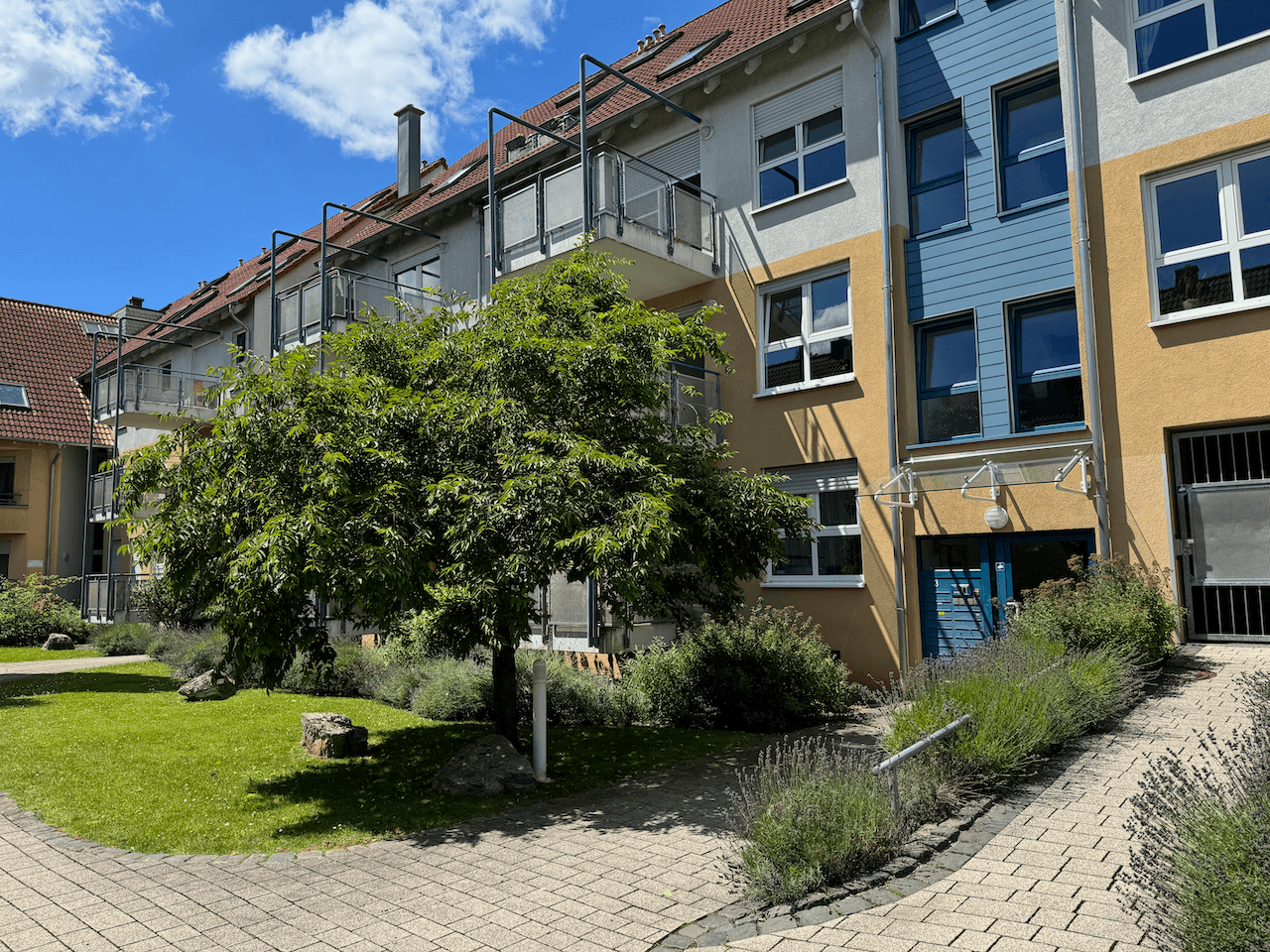 Prenájom bytu 2-izbový 68 m², Oberurseler Weg 3, Frankfurt, Hesensko Prenájom bytu 2-izbový 68 m², Oberurseler Weg 3, Frankfurt, Hesensko
