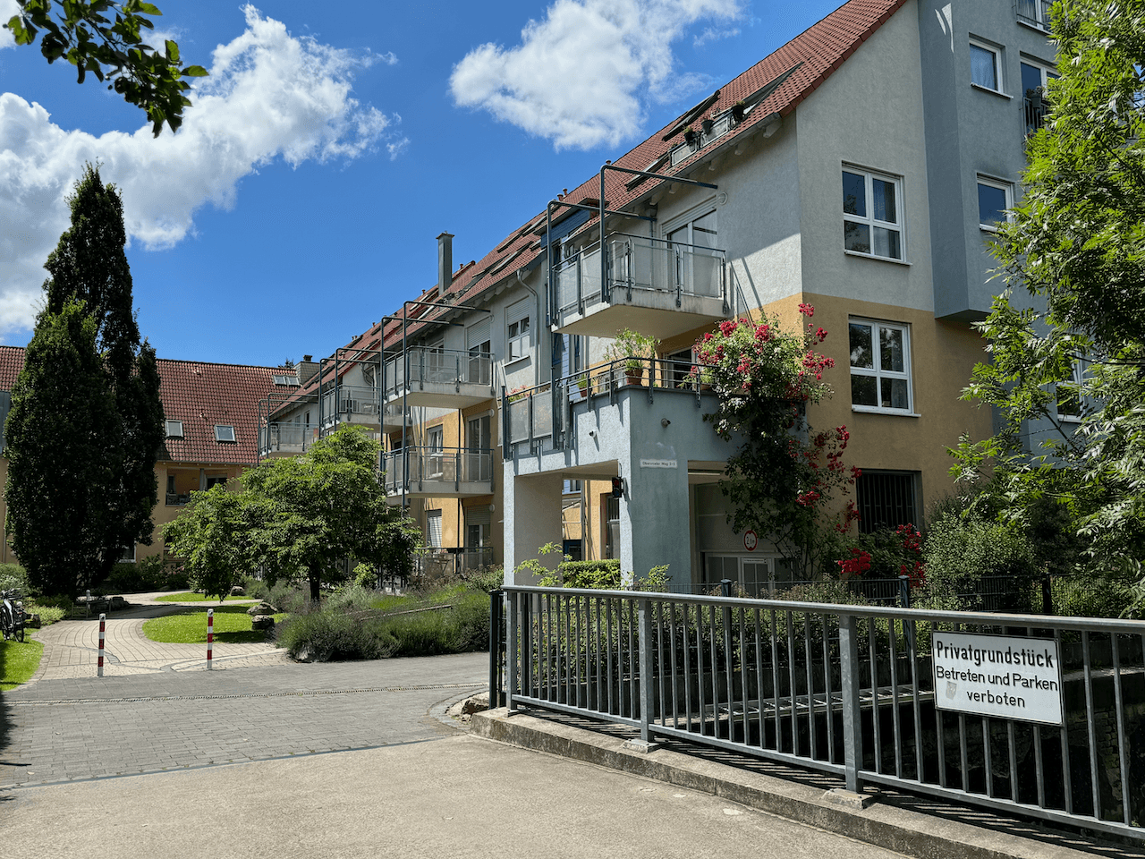 Prenájom bytu 2-izbový 68 m², Oberurseler Weg 3, Frankfurt, Hesensko Prenájom bytu 2-izbový 68 m², Oberurseler Weg 3, Frankfurt, Hesensko