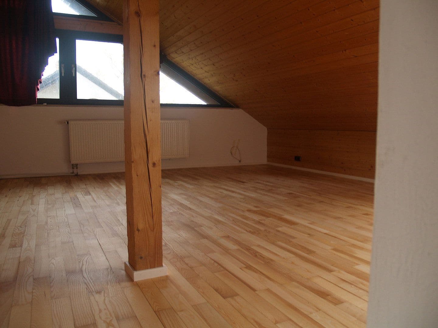 Prenájom bytu 3-izbový 100 m², Heroldsbach, Bavorsko Prenájom bytu 3-izbový 100 m², Heroldsbach, Bavorsko