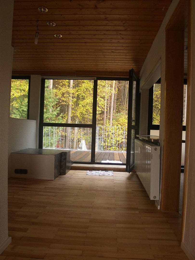 Prenájom bytu 3-izbový 100 m², Heroldsbach, Bavorsko Prenájom bytu 3-izbový 100 m², Heroldsbach, Bavorsko