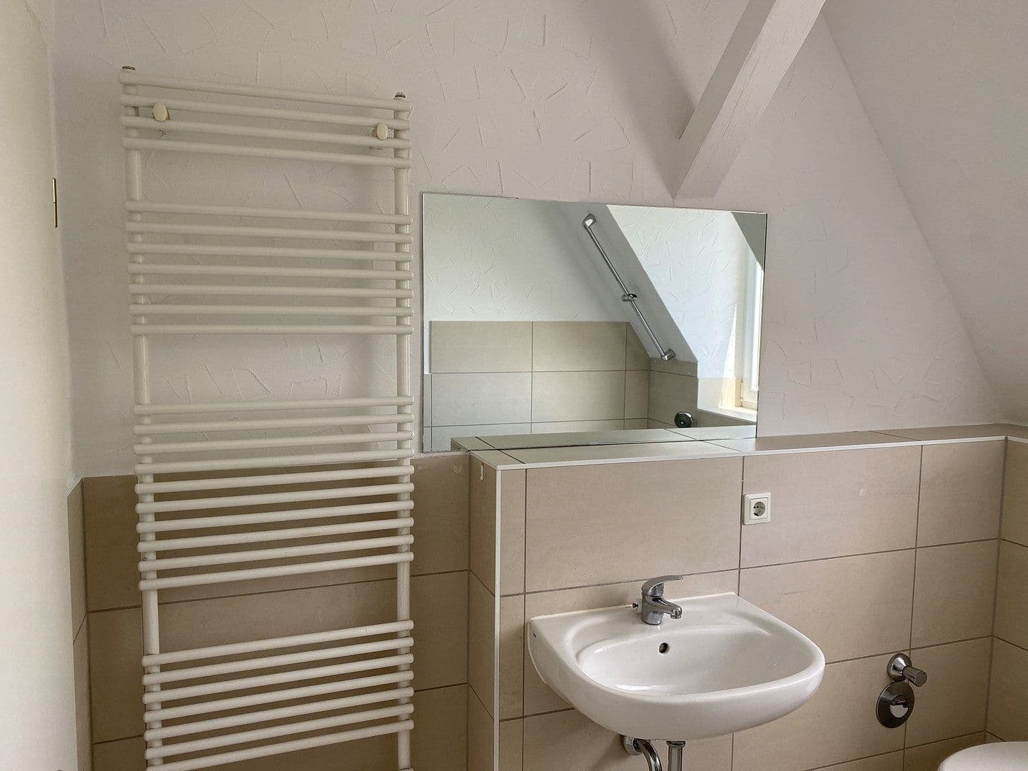 Prenájom bytu 3-izbový 95 m², Rousseaustr. 17, Altenburg, Durínsko Prenájom bytu 3-izbový 95 m², Rousseaustr. 17, Altenburg, Durínsko
