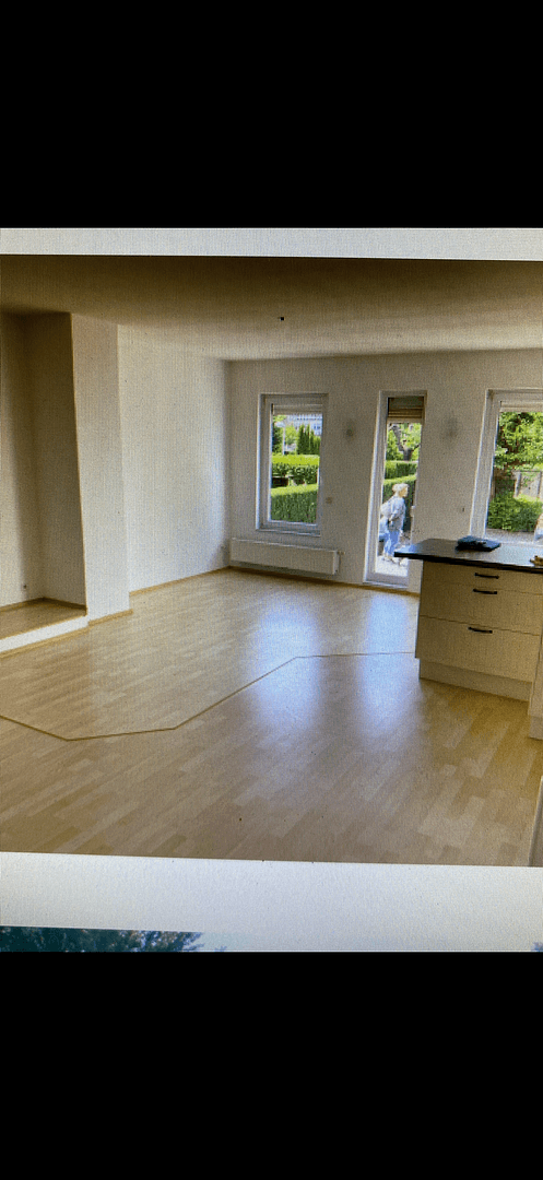 Prenájom bytu 3-izbový 95 m², Rousseaustr. 17, Altenburg, Durínsko Prenájom bytu 3-izbový 95 m², Rousseaustr. 17, Altenburg, Durínsko