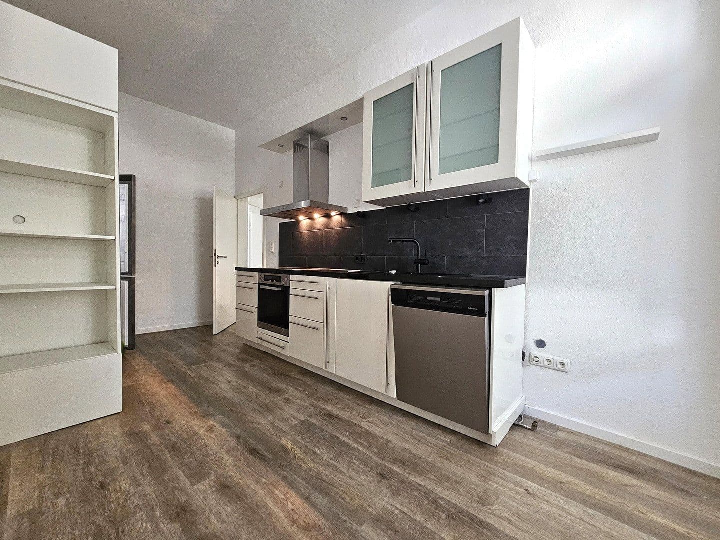 Prenájom bytu 3-izbový 93 m², Lichtenbergstraße 75, Darmstadt, Hesensko Prenájom bytu 3-izbový 93 m², Lichtenbergstraße 75, Darmstadt, Hesensko