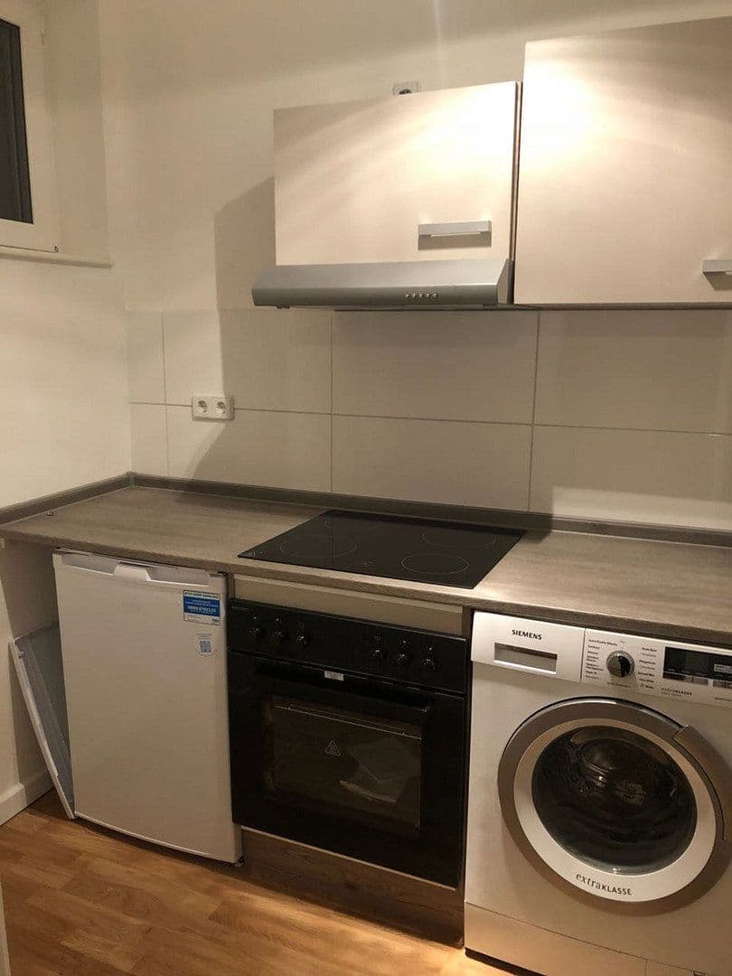 Prenájom bytu 1-izbový 43 m², Britzer Damm 50, Berlin, Berlín Prenájom bytu 1-izbový 43 m², Britzer Damm 50, Berlin, Berlín