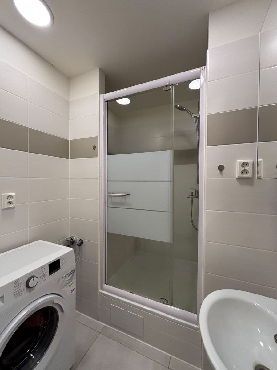 Predaj bytu 1-izbový 30 m², Nádražní, Ostrava, Moravskoslezský kraj Predaj bytu 1-izbový 30 m², Nádražní, Ostrava, Moravskoslezský kraj