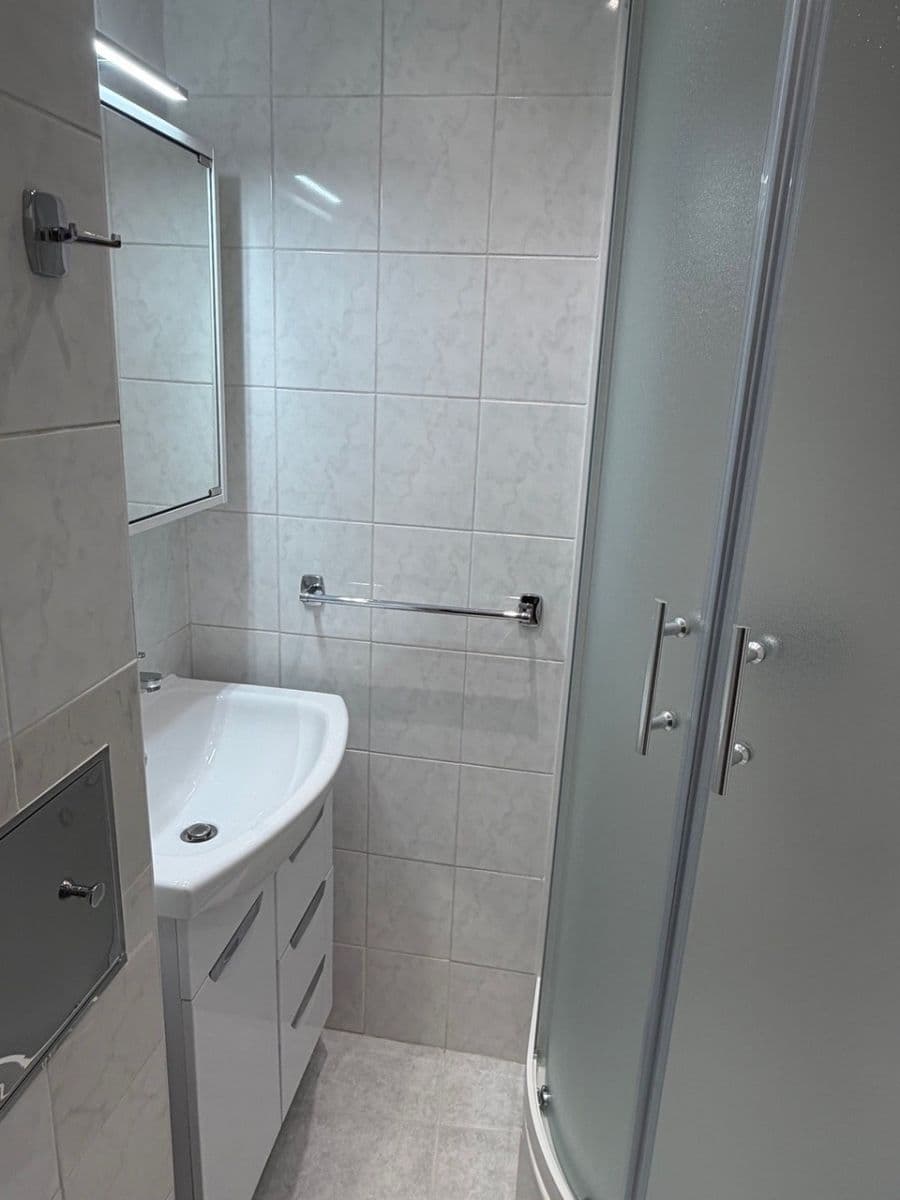 Prenájom bytu 1-izbový 25 m², Žateckých, Praha, Praha Prenájom bytu 1-izbový 25 m², Žateckých, Praha, Praha