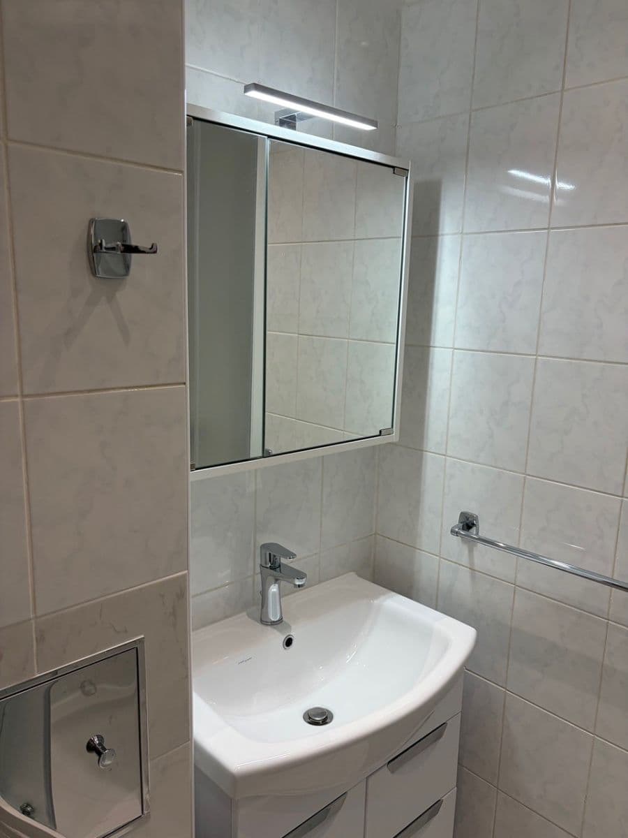 Prenájom bytu 1-izbový 25 m², Žateckých, Praha, Praha Prenájom bytu 1-izbový 25 m², Žateckých, Praha, Praha