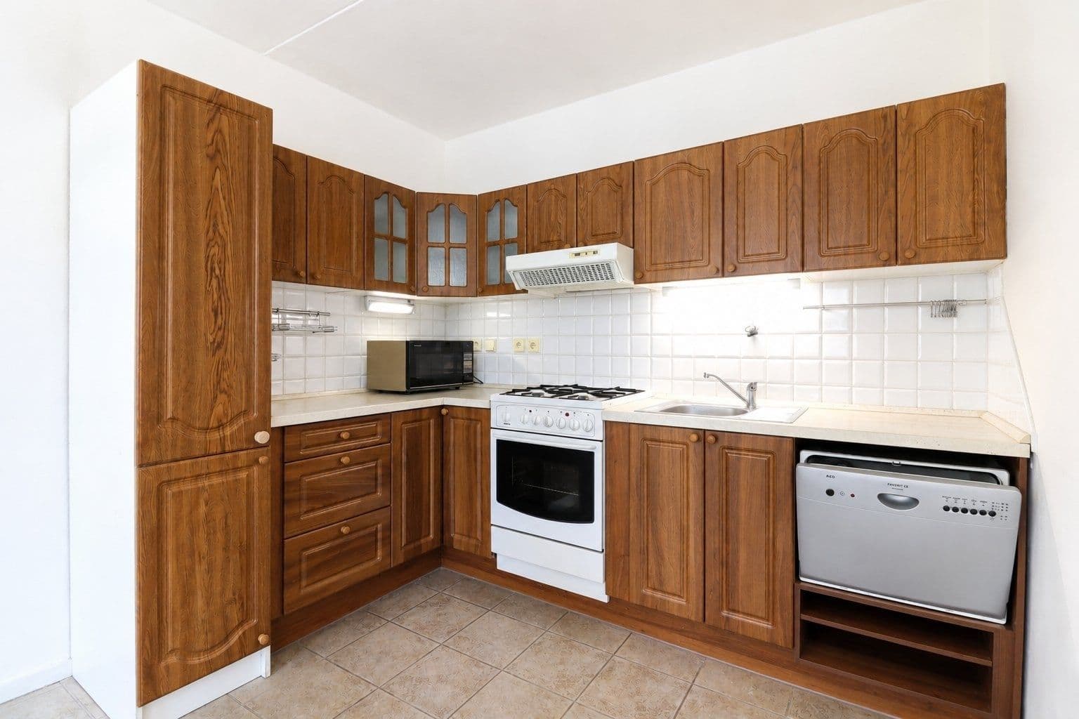 Prenájom bytu 3-izbový 67 m², Jetelová, Praha, Praha Prenájom bytu 3-izbový 67 m², Jetelová, Praha, Praha
