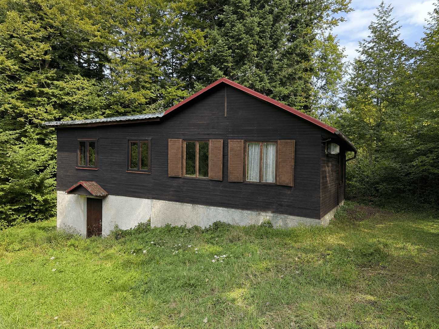 Predaj rekreačného objektu 78 m², pozemok 4.016 m², Pozděchov, Zlínský kraj Predaj rekreačného objektu 78 m², pozemok 4.016 m², Pozděchov, Zlínský kraj