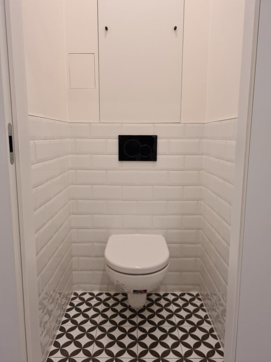Prenájom bytu 1-izbový 27 m², Holandská, Praha, Praha Prenájom bytu 1-izbový 27 m², Holandská, Praha, Praha
