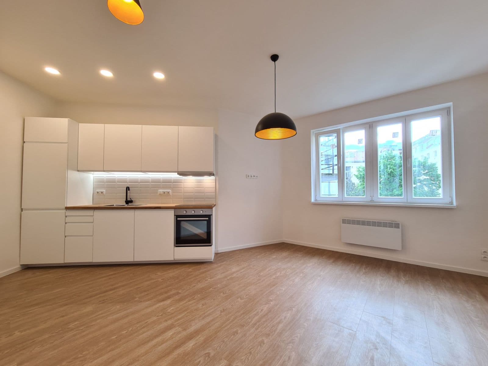 Prenájom bytu 1-izbový 27 m², Holandská, Praha, Praha Prenájom bytu 1-izbový 27 m², Holandská, Praha, Praha