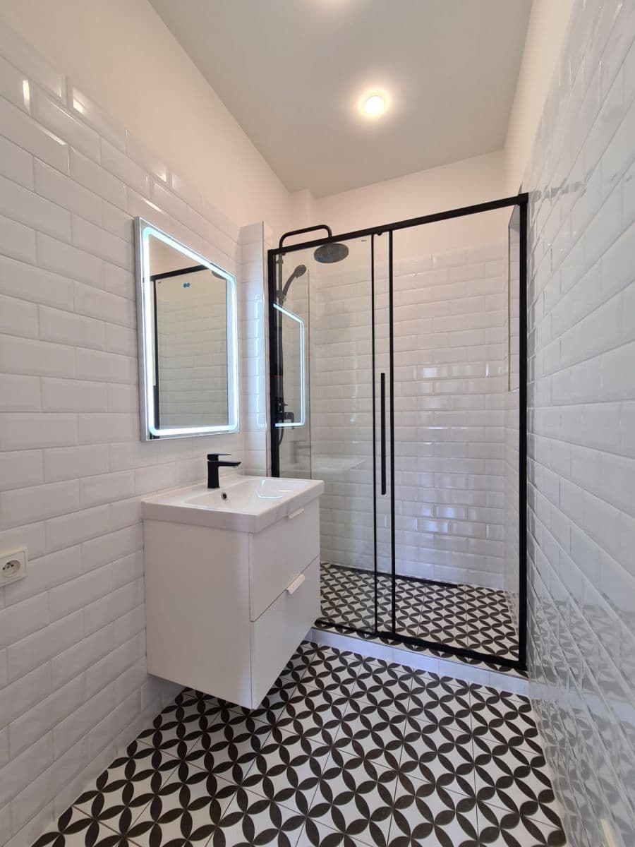 Prenájom bytu 1-izbový 27 m², Holandská, Praha, Praha Prenájom bytu 1-izbový 27 m², Holandská, Praha, Praha