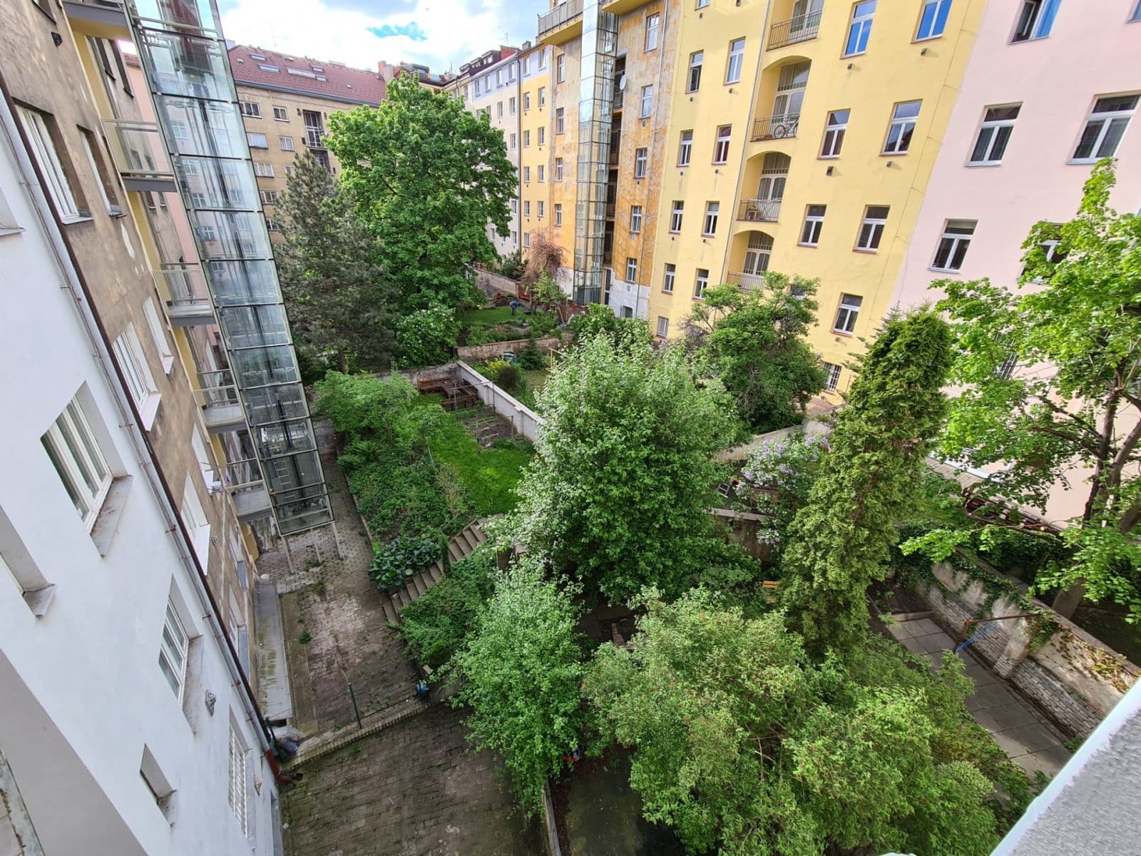 Prenájom bytu 1-izbový 27 m², Holandská, Praha, Praha Prenájom bytu 1-izbový 27 m², Holandská, Praha, Praha
