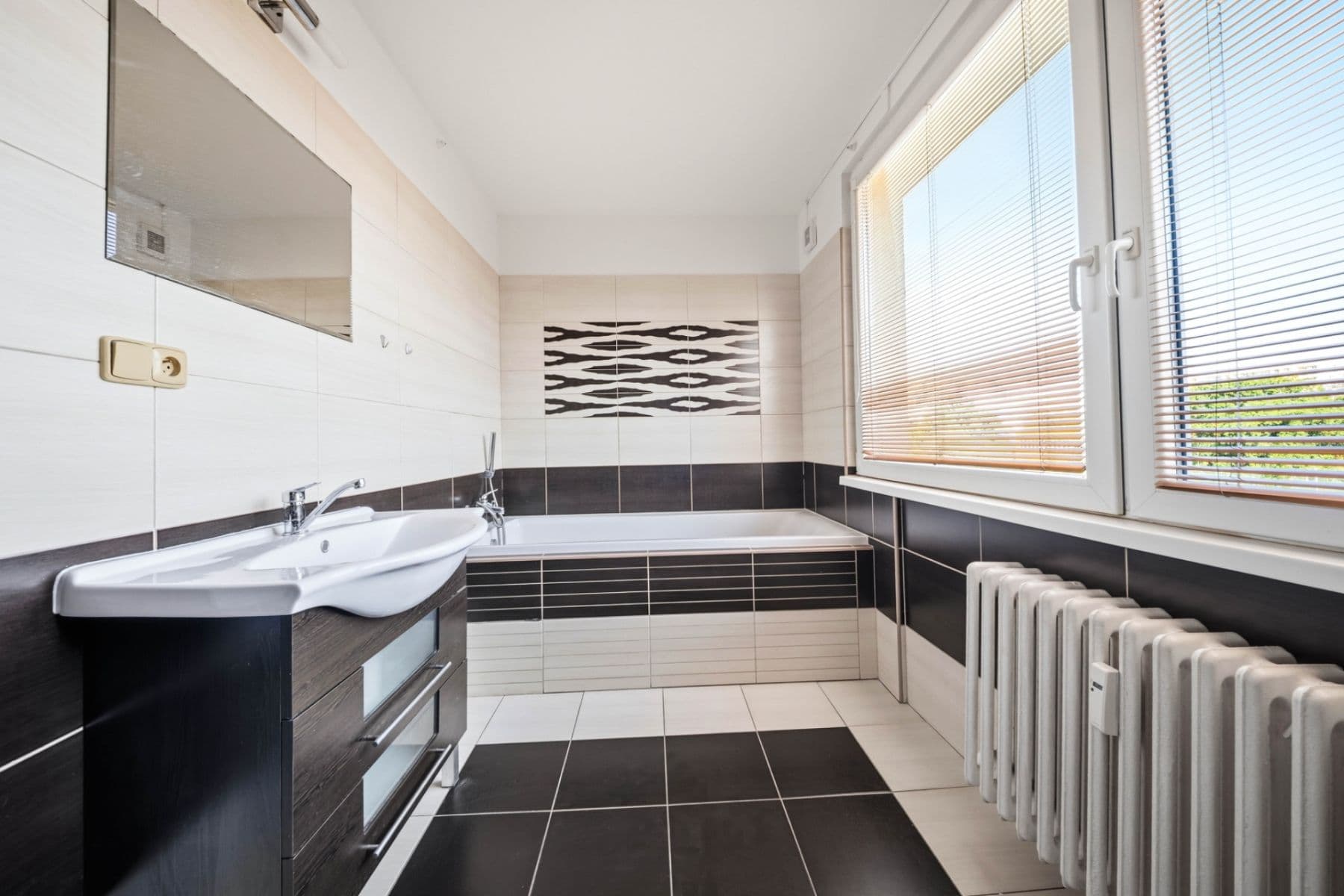 Predaj bytu 2-izbový 61 m², Mandysova, Hradec Králové, Královéhradecký kraj Predaj bytu 2-izbový 61 m², Mandysova, Hradec Králové, Královéhradecký kraj