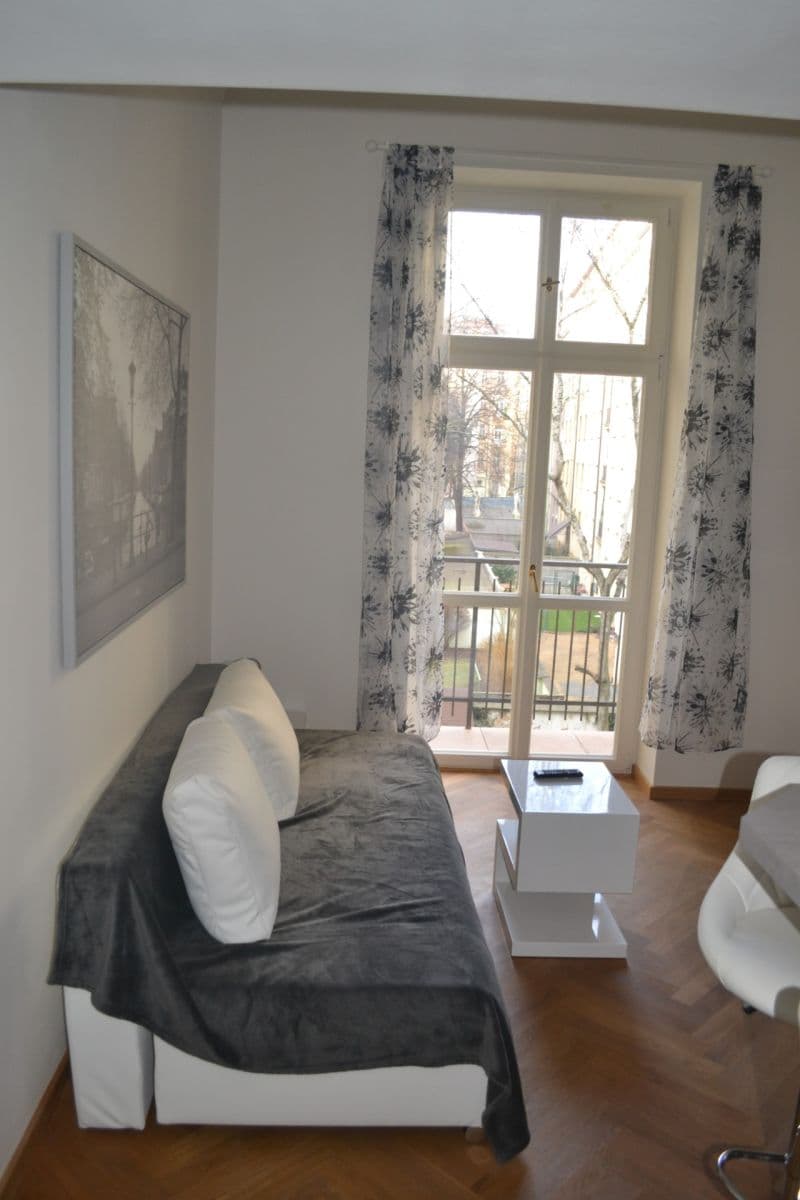 Prenájom bytu 1-izbový 28 m², Ovenecká, Praha, Praha Prenájom bytu 1-izbový 28 m², Ovenecká, Praha, Praha
