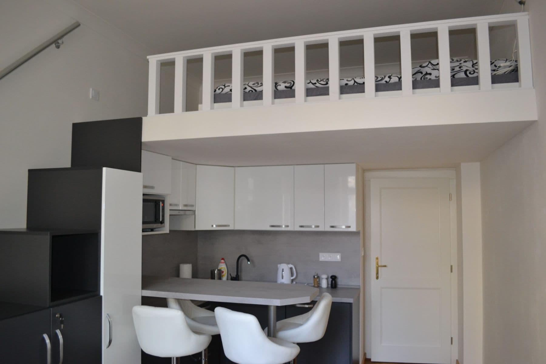 Prenájom bytu 1-izbový 28 m², Ovenecká, Praha, Praha Prenájom bytu 1-izbový 28 m², Ovenecká, Praha, Praha