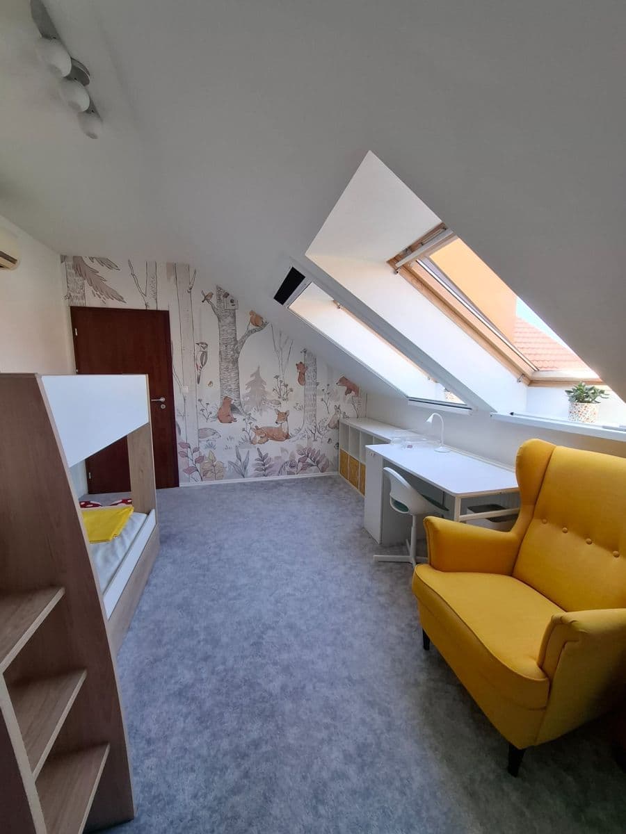 Prenájom bytu 3-izbový 75 m², Krajná, Ružinov, Bratislavský kraj Prenájom bytu 3-izbový 75 m², Krajná, Ružinov, Bratislavský kraj