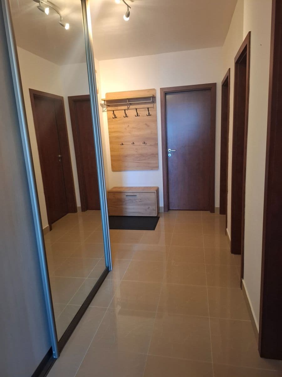 Prenájom bytu 3-izbový 75 m², Krajná, Ružinov, Bratislavský kraj Prenájom bytu 3-izbový 75 m², Krajná, Ružinov, Bratislavský kraj