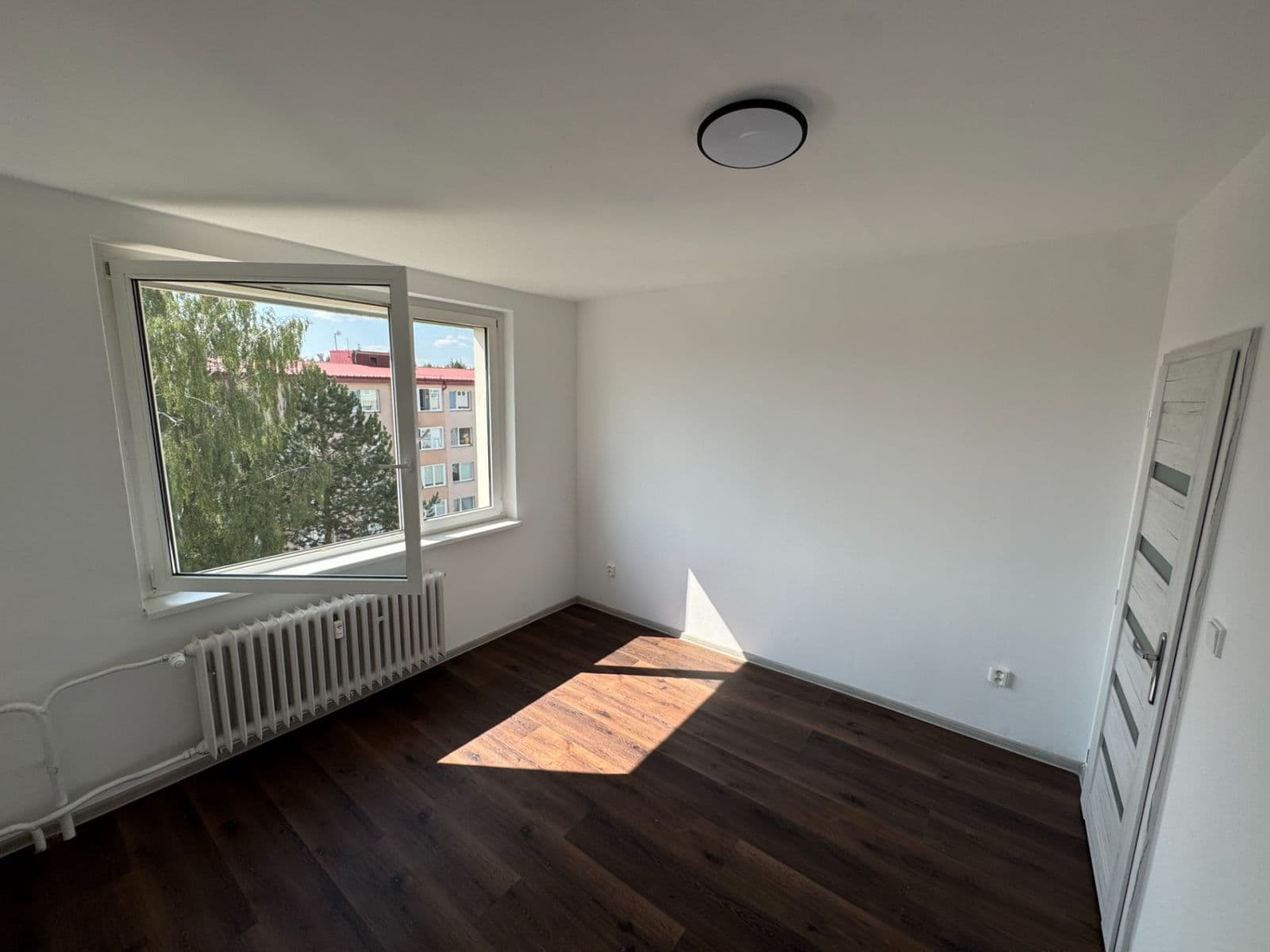 Predaj bytu 3-izbový 65 m², Dlouhá, Horní Slavkov, Karlovarský kraj Predaj bytu 3-izbový 65 m², Dlouhá, Horní Slavkov, Karlovarský kraj
