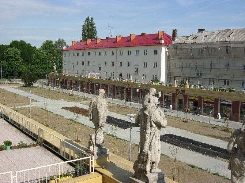 Prenájom bytu 2-izbový 53 m², nám. Budovatelů, Karviná, Moravskoslezský kraj Prenájom bytu 2-izbový 53 m², nám. Budovatelů, Karviná, Moravskoslezský kraj