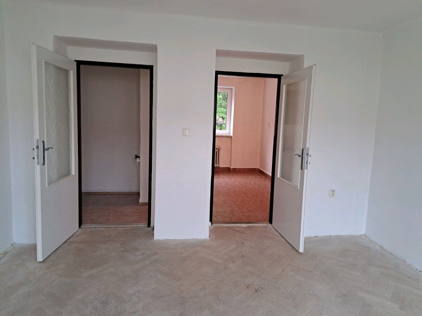 Prenájom bytu 2-izbový 53 m², nám. Budovatelů, Karviná, Moravskoslezský kraj Prenájom bytu 2-izbový 53 m², nám. Budovatelů, Karviná, Moravskoslezský kraj