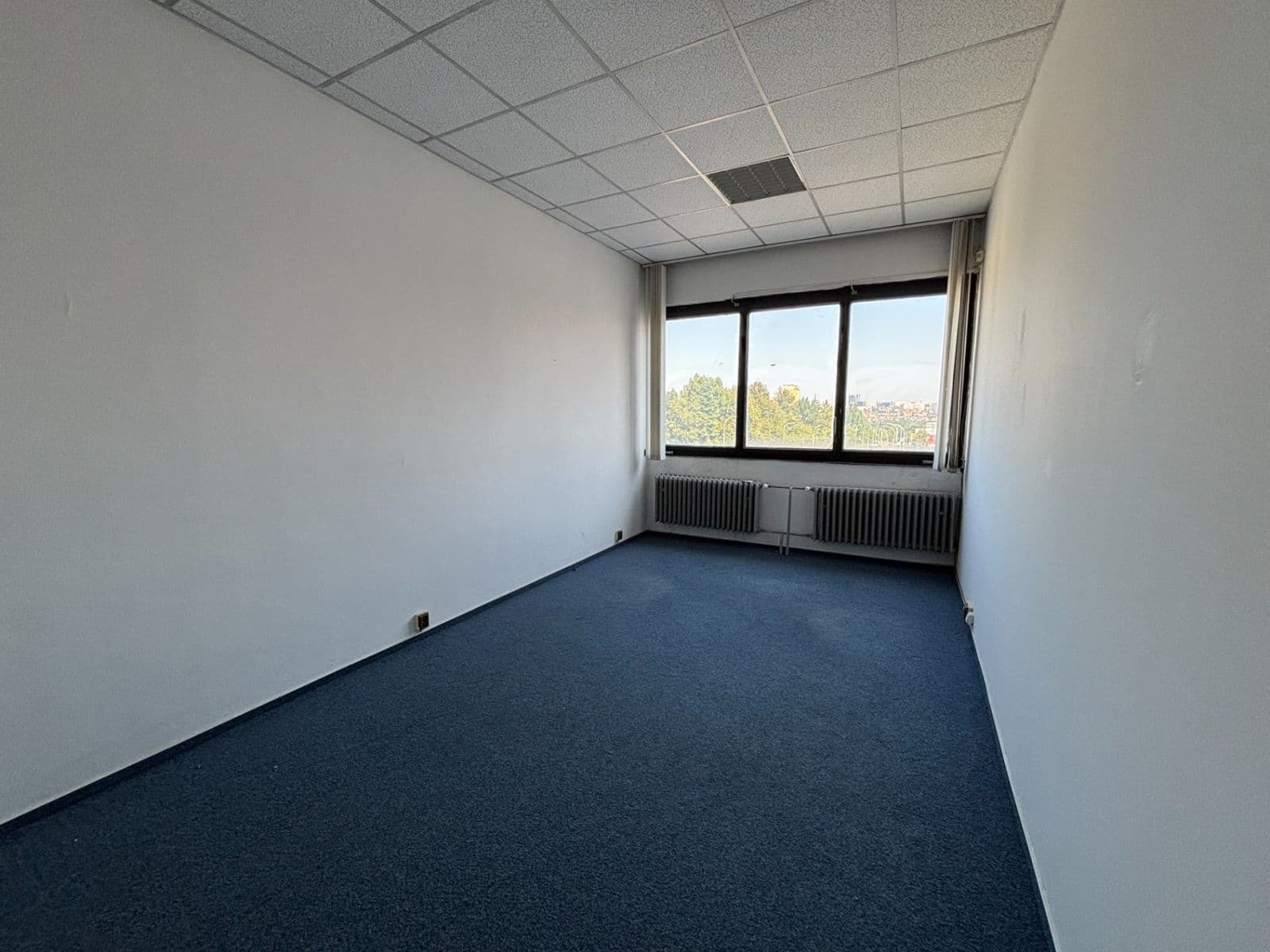 Prenájom kancelárie 20 m², Štúrova, Praha, Praha Prenájom kancelárie 20 m², Štúrova, Praha, Praha