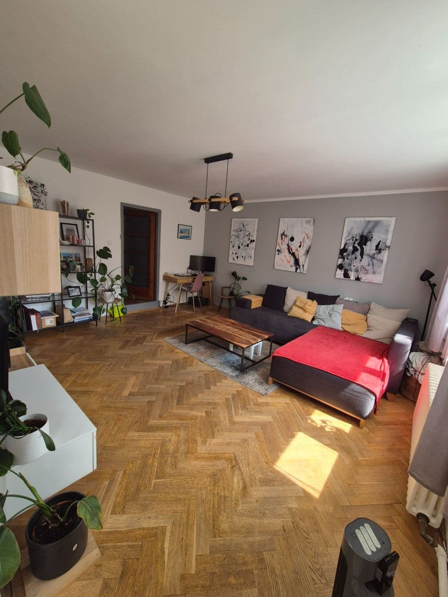 Prenájom bytu 3-izbový 80 m², Kostelec nad Labem, Středočeský kraj Prenájom bytu 3-izbový 80 m², Kostelec nad Labem, Středočeský kraj