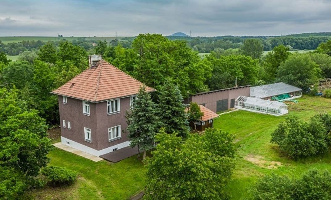 Predaj domu 240 m², pozemok 8.000 m², Velvary, Středočeský kraj Predaj domu 240 m², pozemok 8.000 m², Velvary, Středočeský kraj