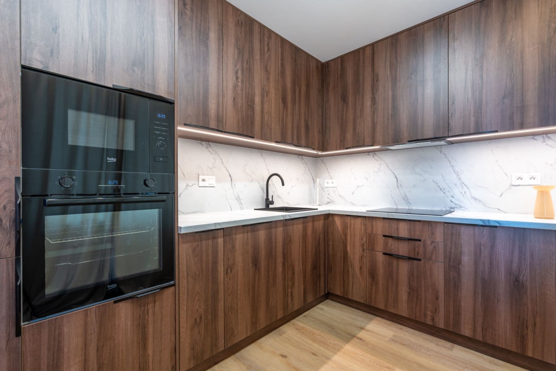 Predaj bytu 3-izbový 70 m², Jižní, Olomouc, Olomoucký kraj Predaj bytu 3-izbový 70 m², Jižní, Olomouc, Olomoucký kraj