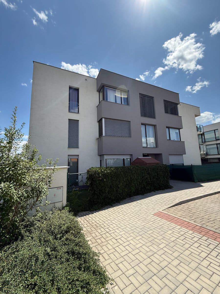 Prenájom bytu 3-izbový 68 m², Emy Destinové, Jinočany, Středočeský kraj Prenájom bytu 3-izbový 68 m², Emy Destinové, Jinočany, Středočeský kraj
