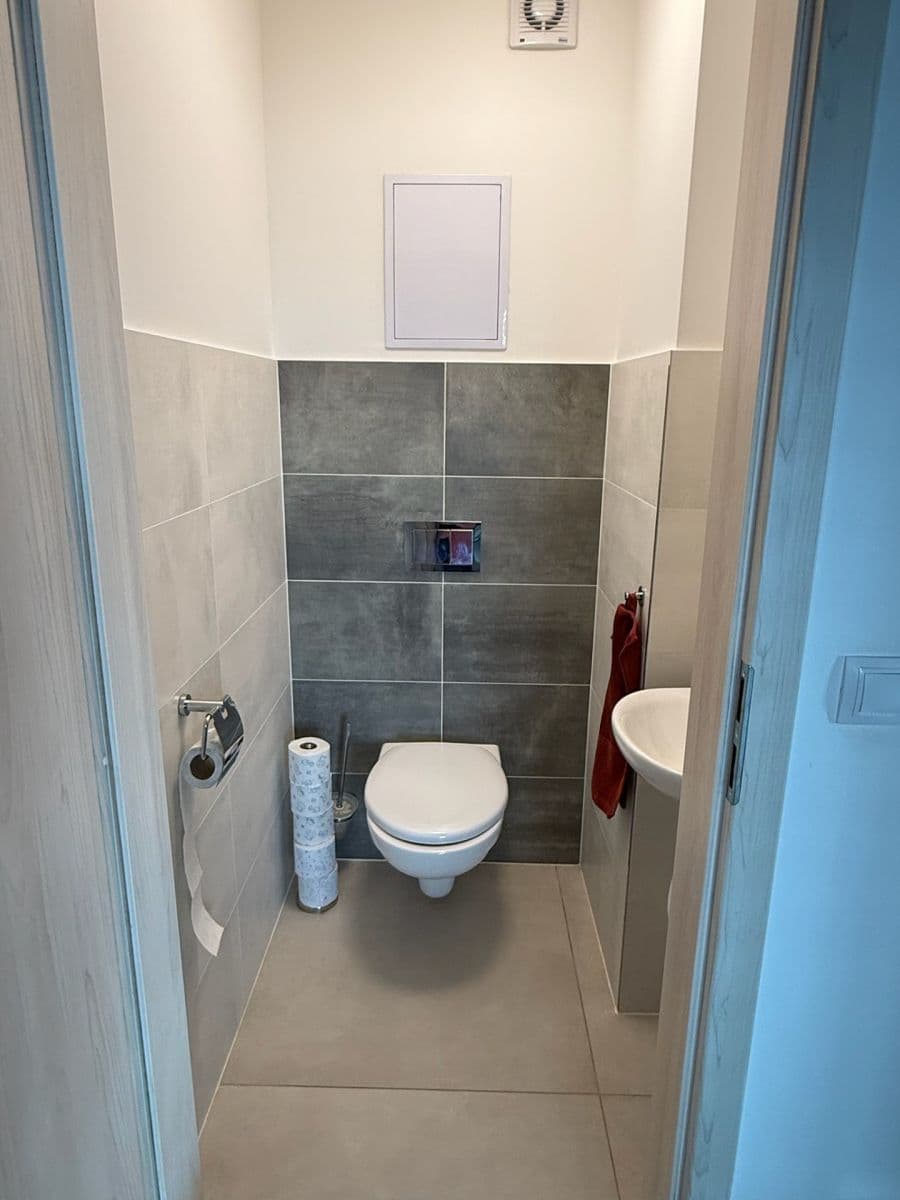 Prenájom bytu 3-izbový 68 m², Emy Destinové, Jinočany, Středočeský kraj Prenájom bytu 3-izbový 68 m², Emy Destinové, Jinočany, Středočeský kraj