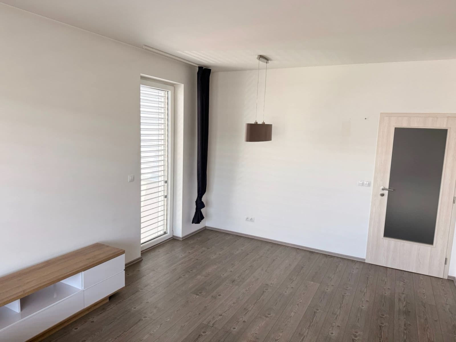 Prenájom bytu 3-izbový 68 m², Emy Destinové, Jinočany, Středočeský kraj Prenájom bytu 3-izbový 68 m², Emy Destinové, Jinočany, Středočeský kraj