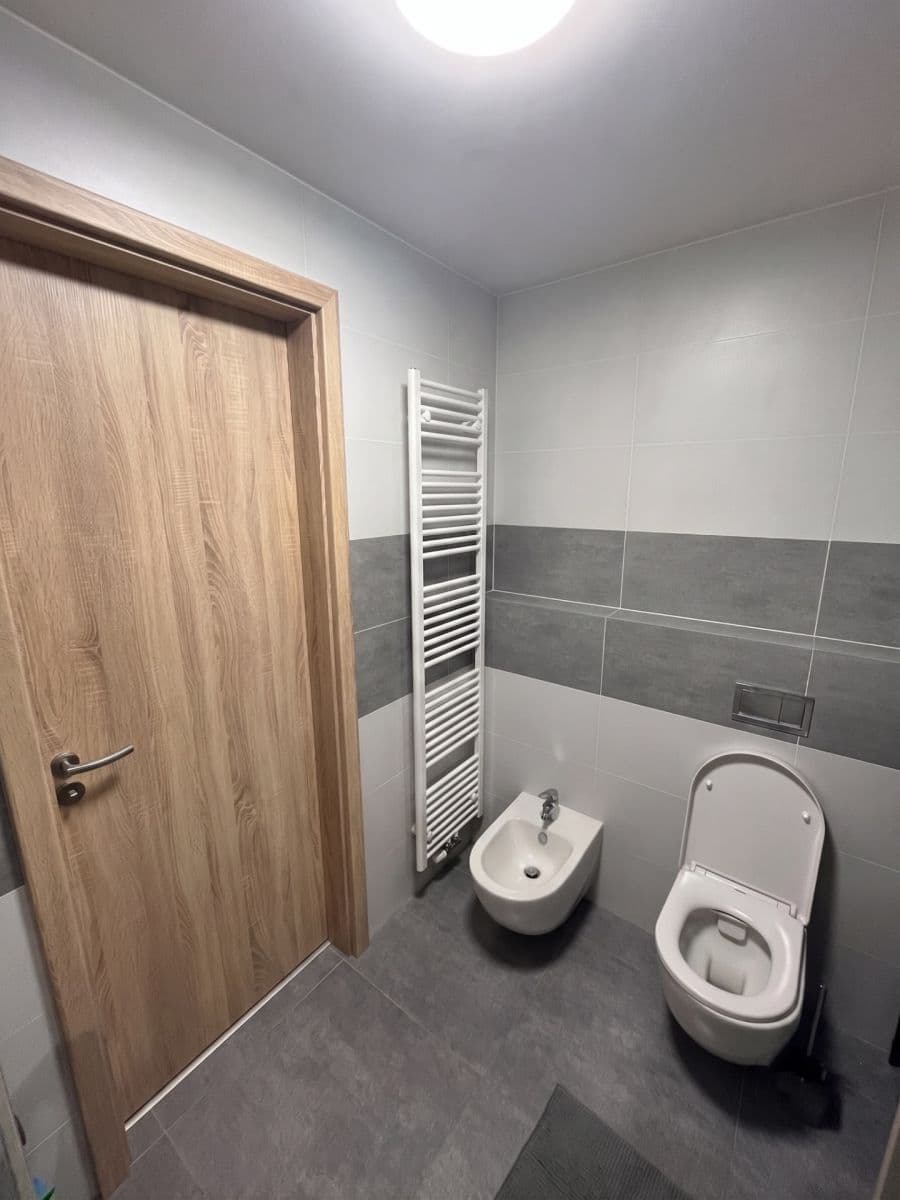 Prenájom bytu 2-izbový 47 m², 17. listopadu, Jihlava, Kraj Vysočina Prenájom bytu 2-izbový 47 m², 17. listopadu, Jihlava, Kraj Vysočina
