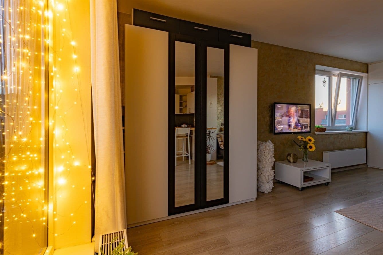 Predaj bytu 1-izbový 35 m², Žitná, Hostivice, Středočeský kraj Predaj bytu 1-izbový 35 m², Žitná, Hostivice, Středočeský kraj
