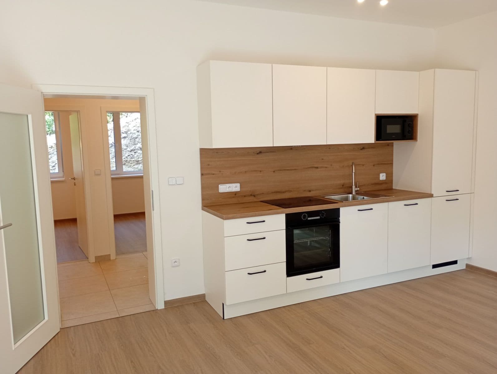 Prenájom bytu 3-izbový 66 m², Libušino údolí, Brno, Jihomoravský kraj Prenájom bytu 3-izbový 66 m², Libušino údolí, Brno, Jihomoravský kraj