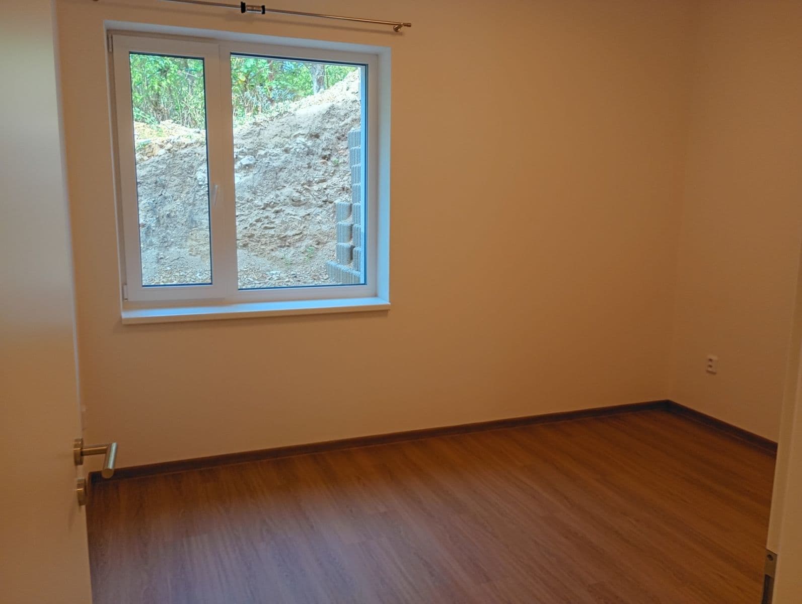 Prenájom bytu 3-izbový 66 m², Libušino údolí, Brno, Jihomoravský kraj Prenájom bytu 3-izbový 66 m², Libušino údolí, Brno, Jihomoravský kraj