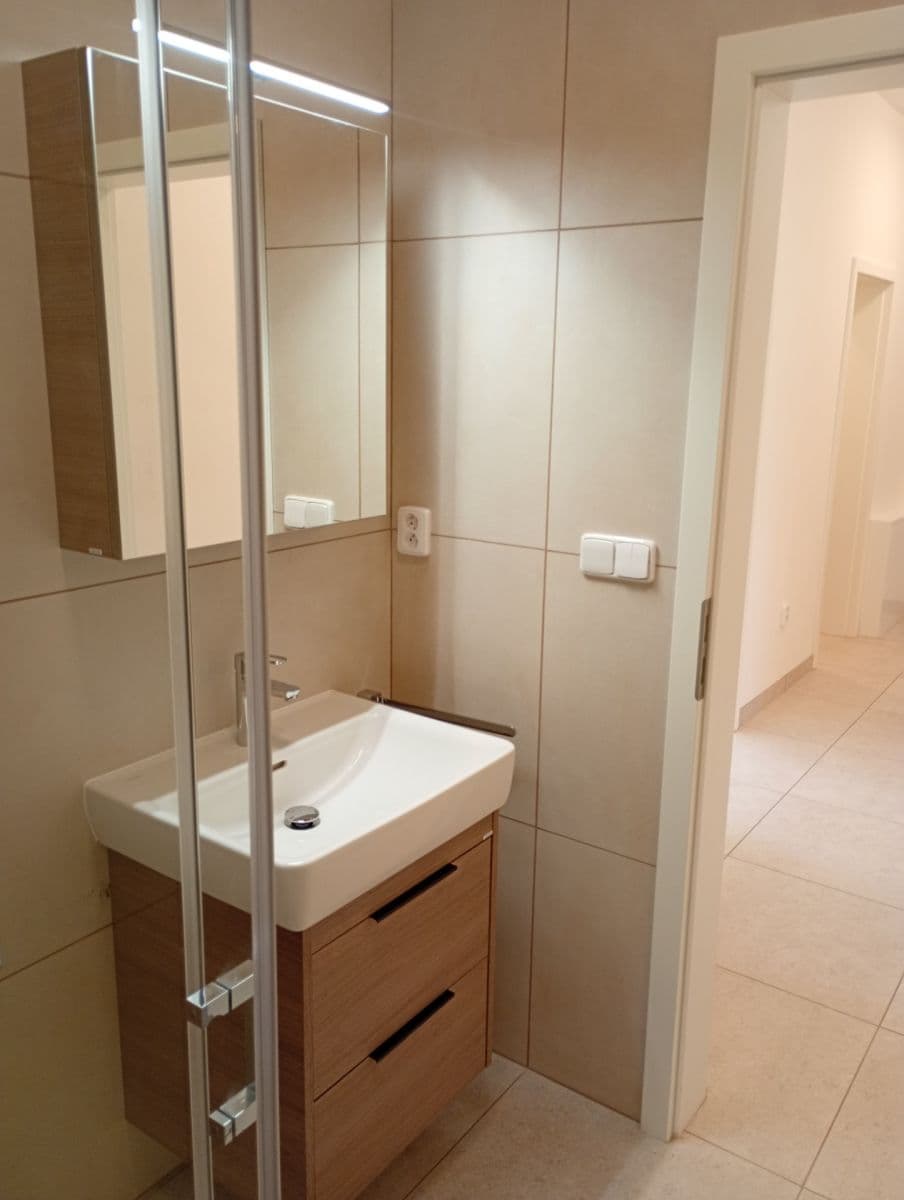 Prenájom bytu 3-izbový 66 m², Libušino údolí, Brno, Jihomoravský kraj Prenájom bytu 3-izbový 66 m², Libušino údolí, Brno, Jihomoravský kraj