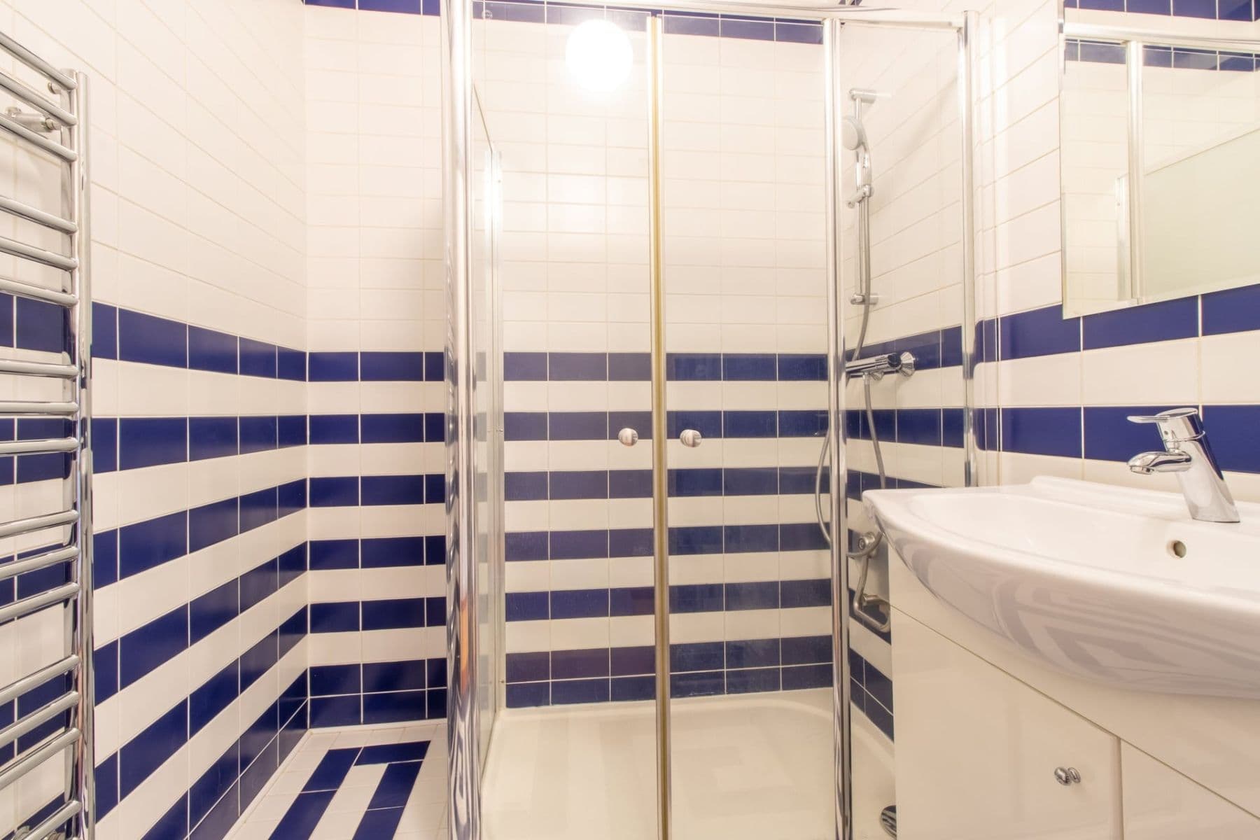 Prenájom bytu 2-izbový 75 m², Krupská, Praha, Praha Prenájom bytu 2-izbový 75 m², Krupská, Praha, Praha