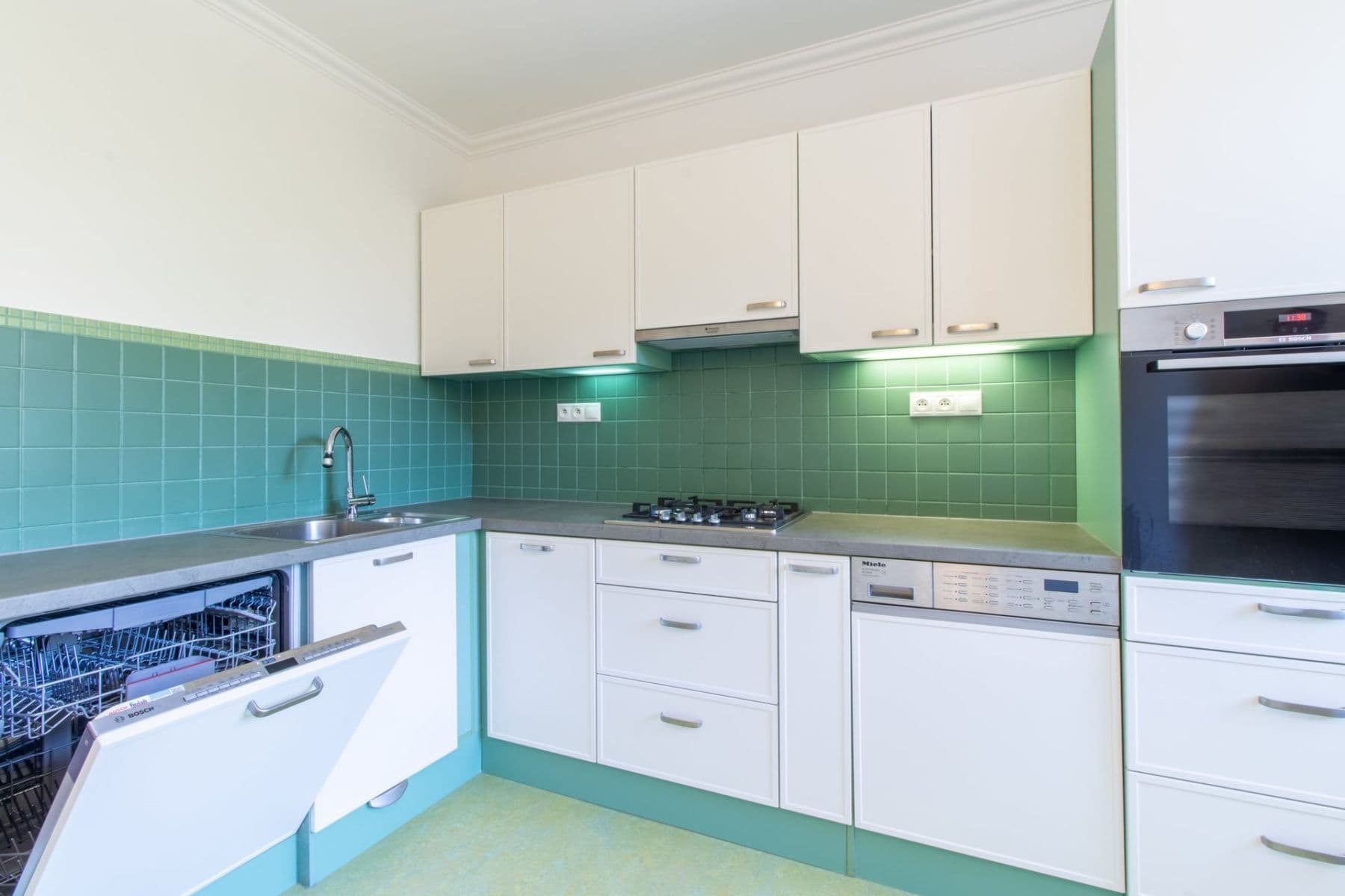 Prenájom bytu 2-izbový 75 m², Krupská, Praha, Praha Prenájom bytu 2-izbový 75 m², Krupská, Praha, Praha