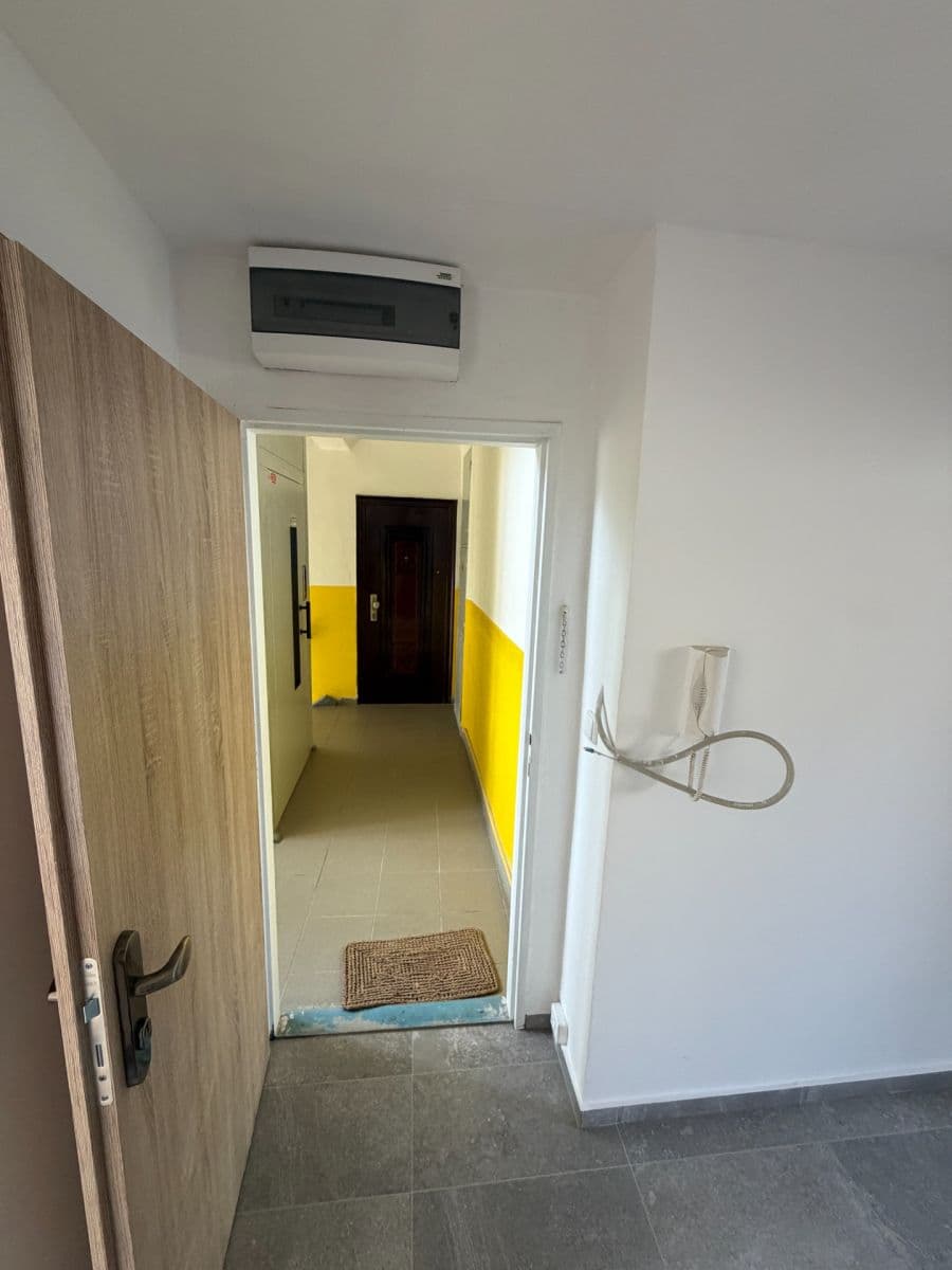 Prenájom bytu 3-izbový 55 m², Velká Hradební, Ústí nad Labem, Ústecký kraj Prenájom bytu 3-izbový 55 m², Velká Hradební, Ústí nad Labem, Ústecký kraj