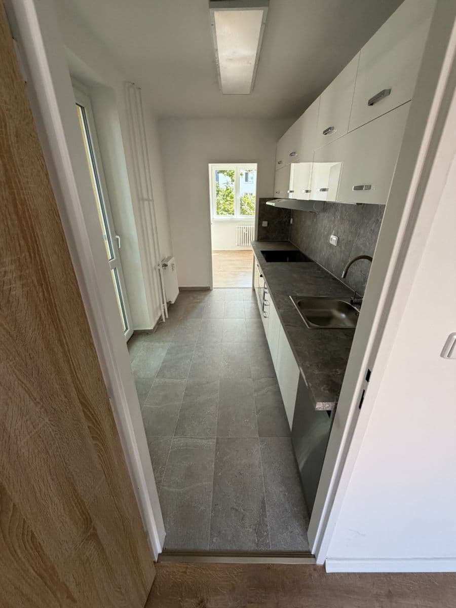 Prenájom bytu 3-izbový 55 m², Velká Hradební, Ústí nad Labem, Ústecký kraj Prenájom bytu 3-izbový 55 m², Velká Hradební, Ústí nad Labem, Ústecký kraj