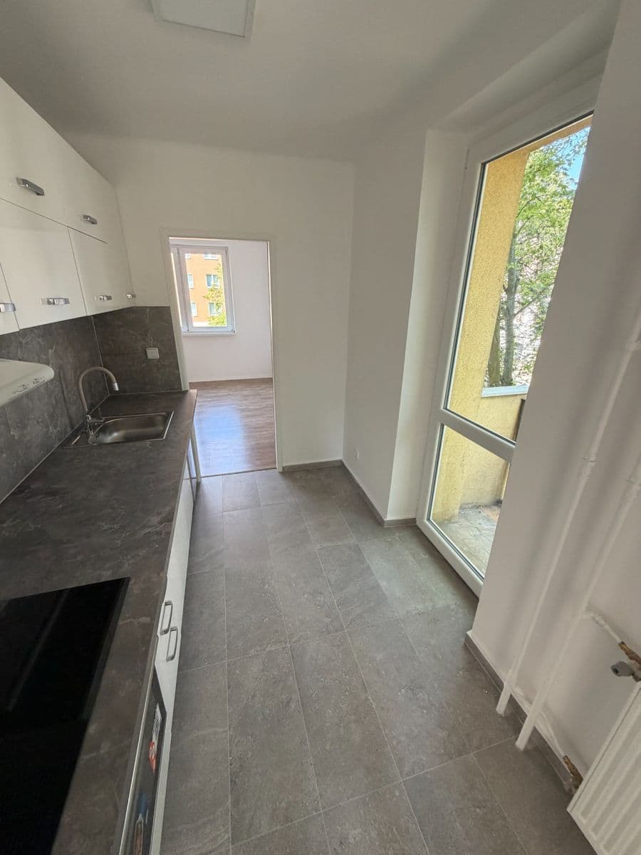 Prenájom bytu 3-izbový 55 m², Velká Hradební, Ústí nad Labem, Ústecký kraj Prenájom bytu 3-izbový 55 m², Velká Hradební, Ústí nad Labem, Ústecký kraj