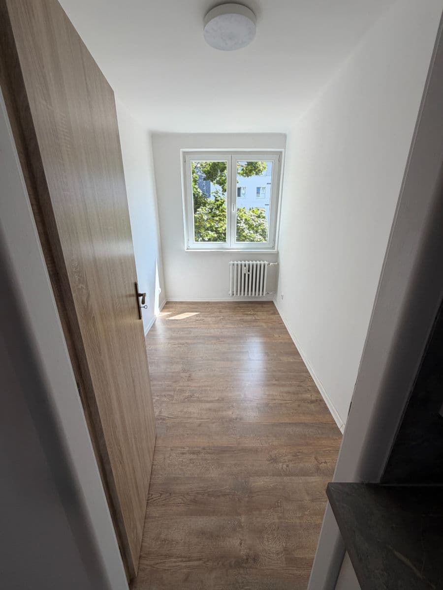 Prenájom bytu 3-izbový 55 m², Velká Hradební, Ústí nad Labem, Ústecký kraj Prenájom bytu 3-izbový 55 m², Velká Hradební, Ústí nad Labem, Ústecký kraj
