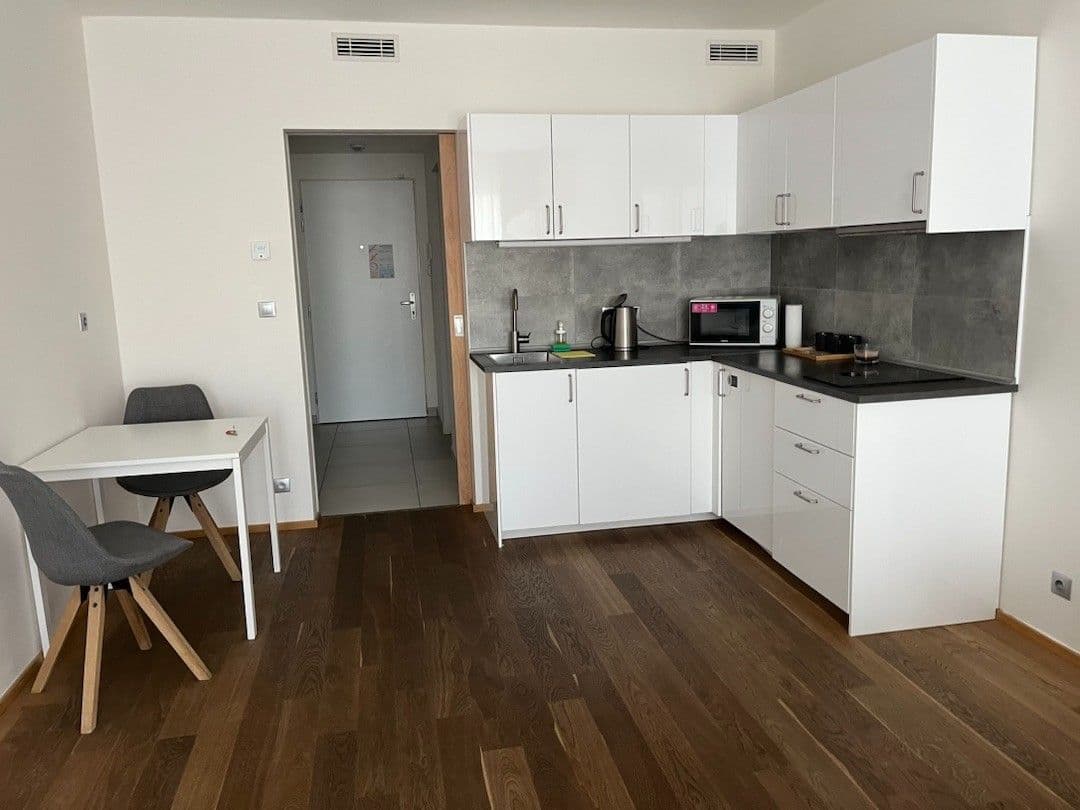 Prenájom bytu 1-izbový 37 m², Kurta Konráda, Praha, Praha Prenájom bytu 1-izbový 37 m², Kurta Konráda, Praha, Praha