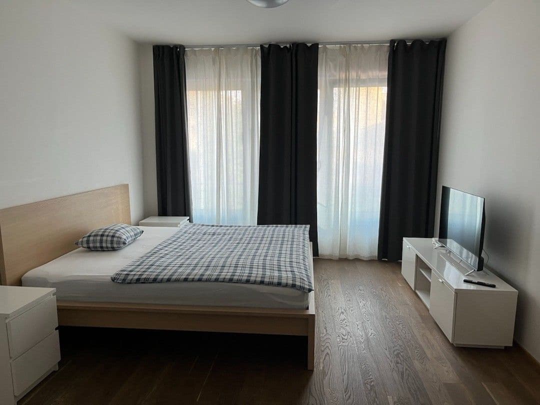 Prenájom bytu 1-izbový 37 m², Kurta Konráda, Praha, Praha Prenájom bytu 1-izbový 37 m², Kurta Konráda, Praha, Praha
