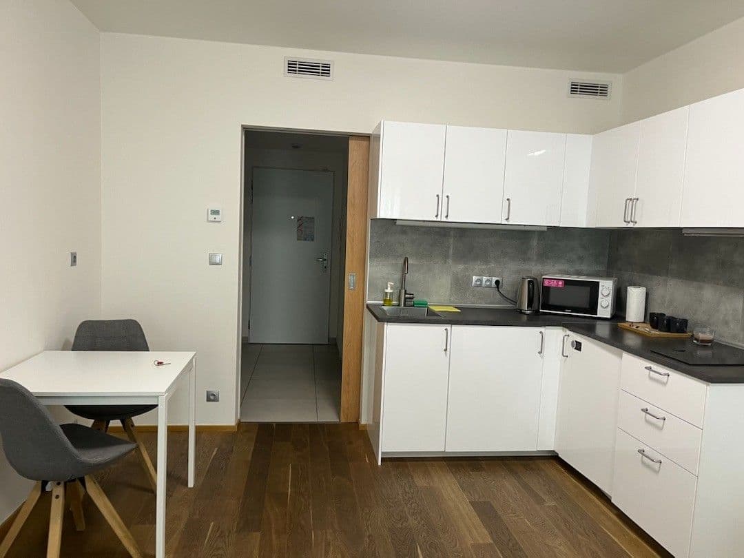 Prenájom bytu 1-izbový 37 m², Kurta Konráda, Praha, Praha Prenájom bytu 1-izbový 37 m², Kurta Konráda, Praha, Praha