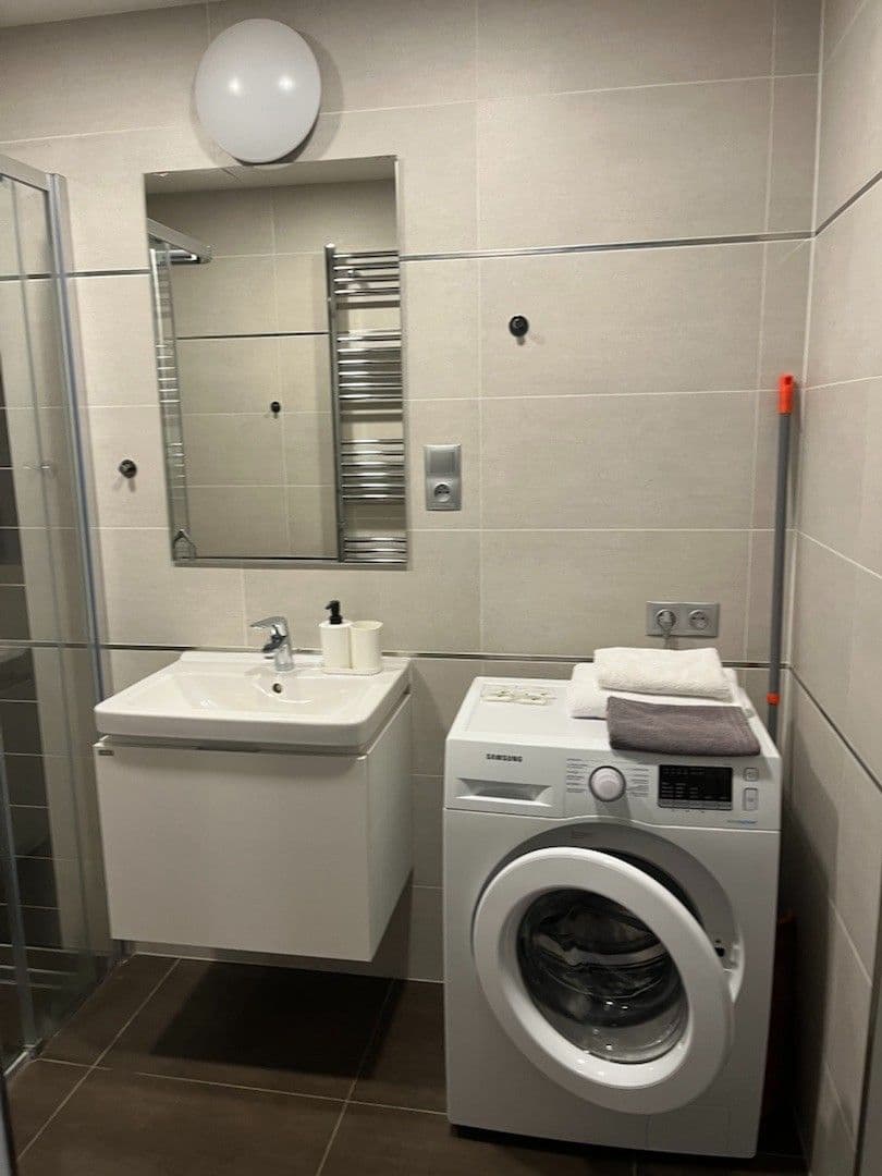 Prenájom bytu 1-izbový 37 m², Kurta Konráda, Praha, Praha Prenájom bytu 1-izbový 37 m², Kurta Konráda, Praha, Praha