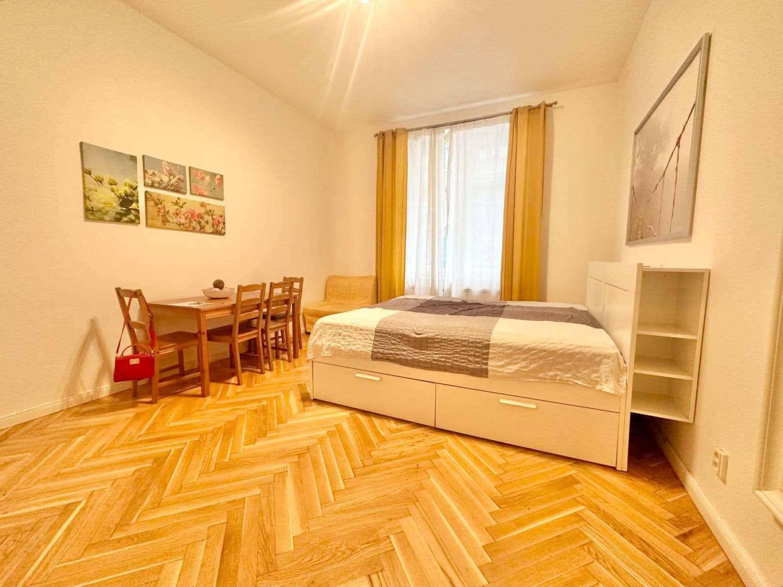 Prenájom bytu 1-izbový 37 m², Šimáčkova, Praha, Praha Prenájom bytu 1-izbový 37 m², Šimáčkova, Praha, Praha